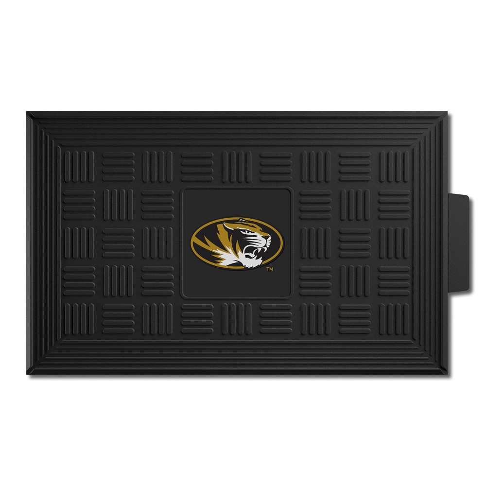 FANMATS 11367 Missouri Tigers Heavy Duty Vinyl Medallion Outdoor Door Mat - 19.5in. x 31in.