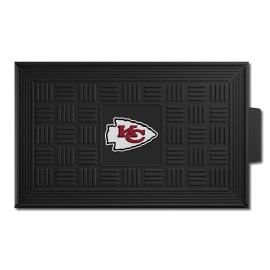 FANMATS 11447 Kansas City Chiefs Heavy Duty Vinyl Medallion Outdoor Door Mat - 19.5in. x 31in.