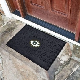 FANMATS 11444 Green Bay Packers Heavy Duty Vinyl Medallion Outdoor Door Mat - 19.5in. x 31in.