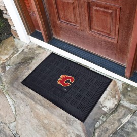 FANMATS 11488 Calgary Flames Heavy Duty Vinyl Medallion Outdoor Door Mat - 19.5in. x 31in.