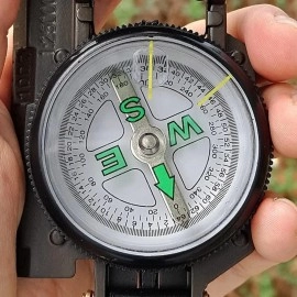 VANVENE Multifunctional Military Compass, Amy Green, Waterproof and Shakeproof, Compass for Outdoor, Camping, Hiking, Military Usage, Gifts