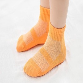 Leeshow 4Pairs Non Slip Trampoline Socks for Kids, Anti Skid Gripy Floor Socks for Exercises, Gym, Yoga and Pilates (2-5years, Black, Navy, Blue, Yellow)